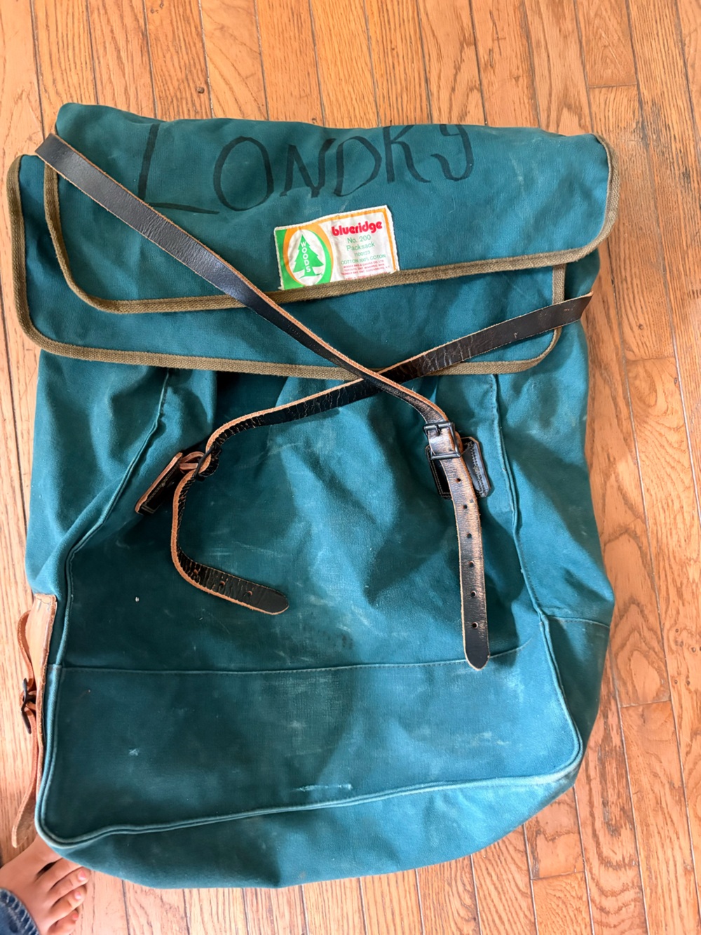Vintage Woods 200 Canvas Canoe Bag with Leather Straps - Green